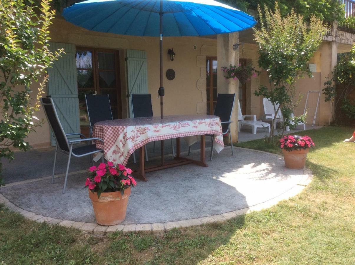 Bed and Breakfast Les Jonquilles Domme Esterno foto